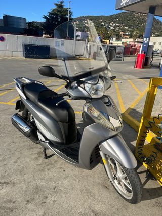Honda SH300i Gris Plata 65 mil kilos
