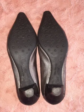 Zapatos de piel dorados talla 40