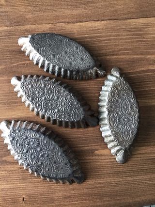 4 Antiguos moldes de metal para repostería