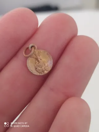 Lote de 9 medallas religiosas pequeñas