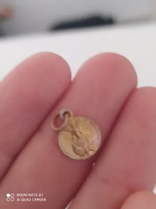 Lote de 9 medallas religiosas pequeñas