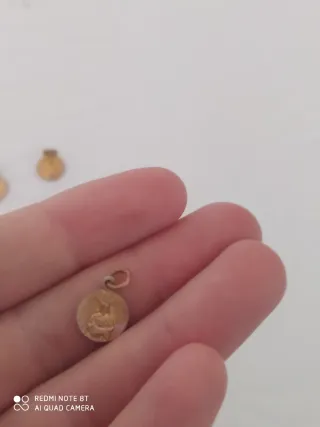 Lote de 9 medallas religiosas pequeñas