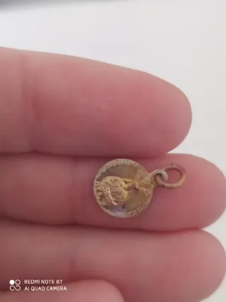 Lote de 9 medallas religiosas pequeñas