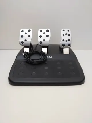 PS4 PRO + volante Logitech g29 + accesorios