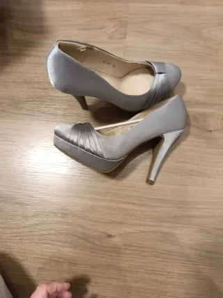 Zapatos de fiesta plateados talla 38