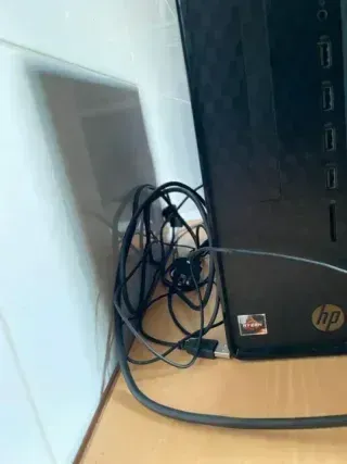 Ordenador sobremesa HP - Buen estado