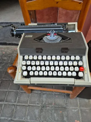 Máquina de escribir antigua