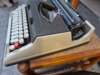 Máquina de escribir antigua