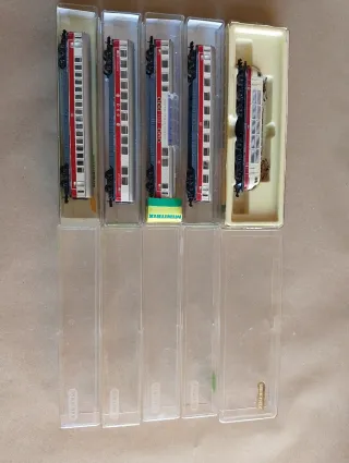 Lote Locomotora y 4 Vagones