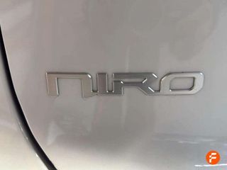 Kia Niro 1.6 GDi HEV 104kW (141CV) Concept