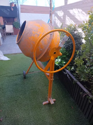 Hormigonera Naranja