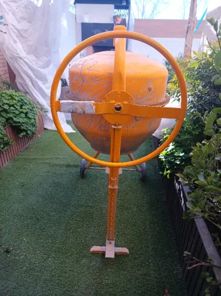 Hormigonera Naranja