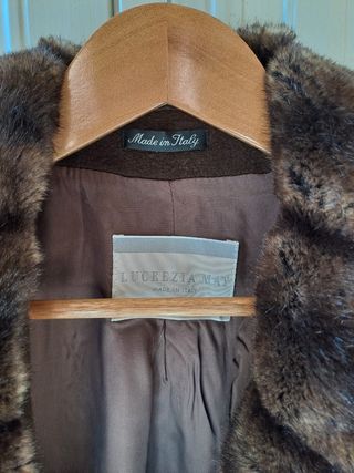 Cappotto in lana con pelliccia sintetica