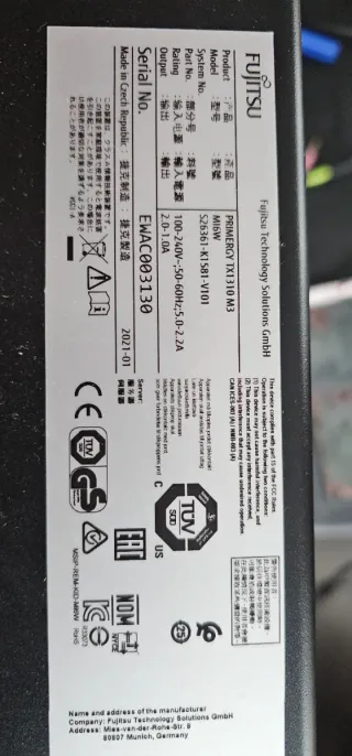 Estación de trabajo Fujitsu Primergy TX1330 M3