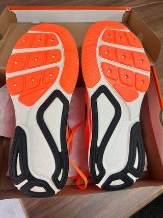 Nike Structure 26 Naranja y Negro