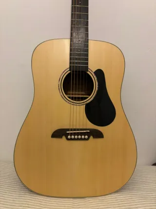 Guitarra Acústica Álvarez RD26S