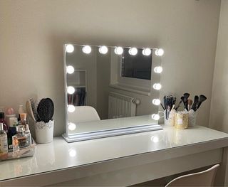 Specchio da trucco con luci LED