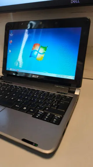 Mini Portátil Acer One Atom N280 2GB 160GB