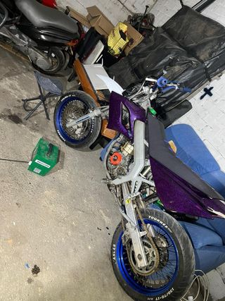 Derbi DRD Supermotard Morado/Blanco
