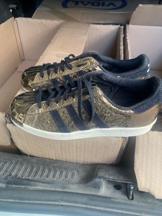 Zapatillas Adidas Mujer Doradas y Negras