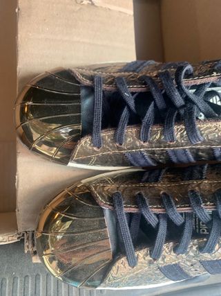 Zapatillas Adidas Mujer Doradas y Negras