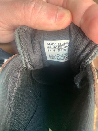 Zapatillas Adidas Mujer Doradas y Negras