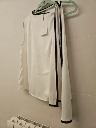 Blusa Zara lazo blanco y marrón