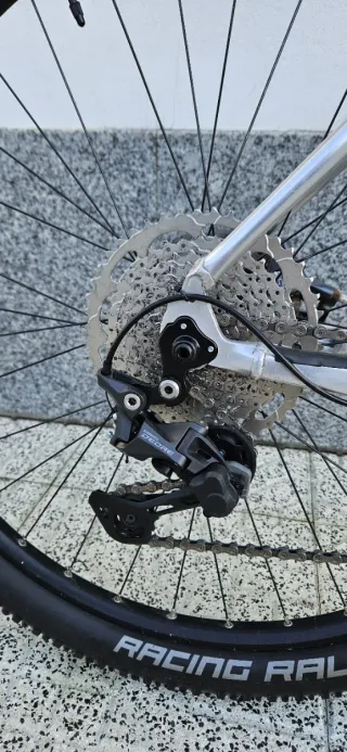 Bicicleta gravel flat bar