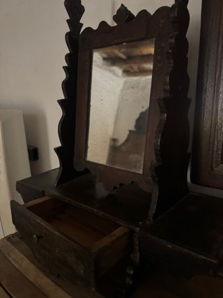 Tocador español antiguo de madera