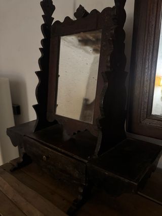 Tocador español antiguo de madera