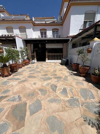 Casa adosada en venta en Zona Norte en Estepona