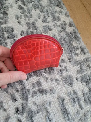 Monedero rojo cocodrilo