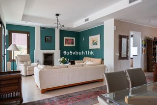 Casa pareada en venta en Zona el Higuerón en Benalmádena