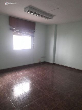 Oficina en alquiler en Villacerrada - Centro en Albacete