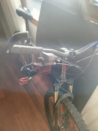 Bicicleta MTB Specialized Negra