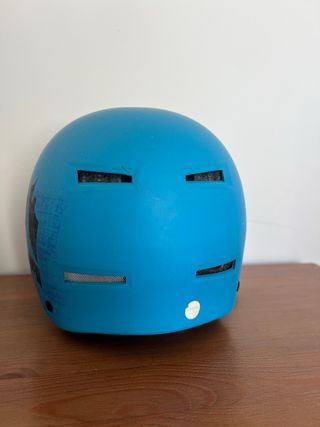 Casco azul talla S. Atomic.