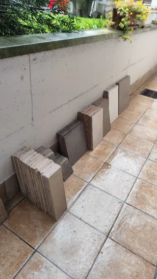 Lote de baldosas variadas