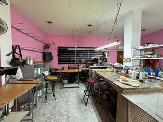 Local comercial en venta en Singuerlín - Can Franquesa - Les Oliveres en Santa Coloma de Gramanet