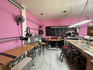 Local comercial en venta en Singuerlín - Can Franquesa - Les Oliveres en Santa Coloma de Gramanet