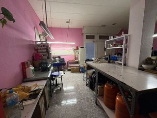 Local comercial en venta en Singuerlín - Can Franquesa - Les Oliveres en Santa Coloma de Gramanet