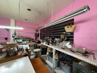 Local comercial en venta en Singuerlín - Can Franquesa - Les Oliveres en Santa Coloma de Gramanet