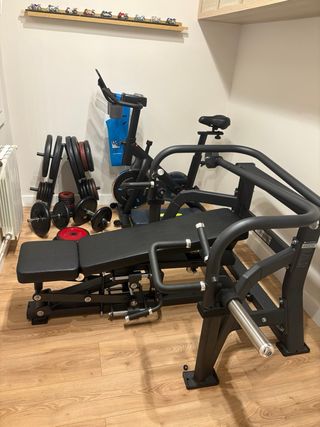 Máquina de musculación multifuncional convergente.