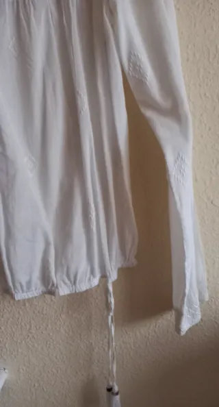 Blusa Sfera Blanca con detalle de bordados