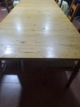 Mesa de comedor de pino