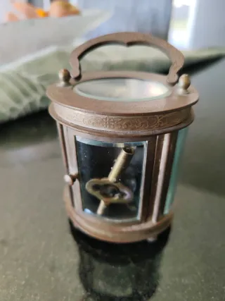 Reloj de sobremesa antiguo