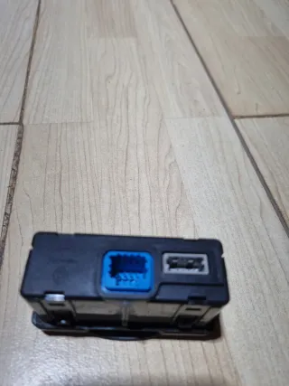 Conector USB y Aux Renault Laguna 3