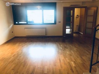 Casa adosada en venta en Hermanos Falcó - Sepulcro Bolera en Albacete