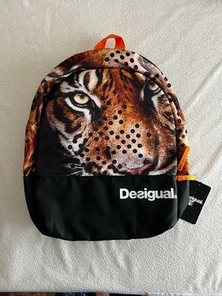 MOCHILA DESIGUAL NUEVA