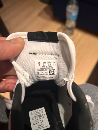 Zapatillas Puma Blancas y Negras