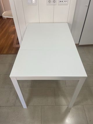 Mesa extensible IKEA VIHALS blanca
